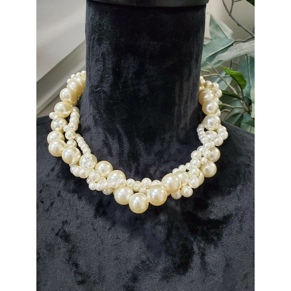 Double Layered White Pearl Fashion Necklace - Picture 8 of 8